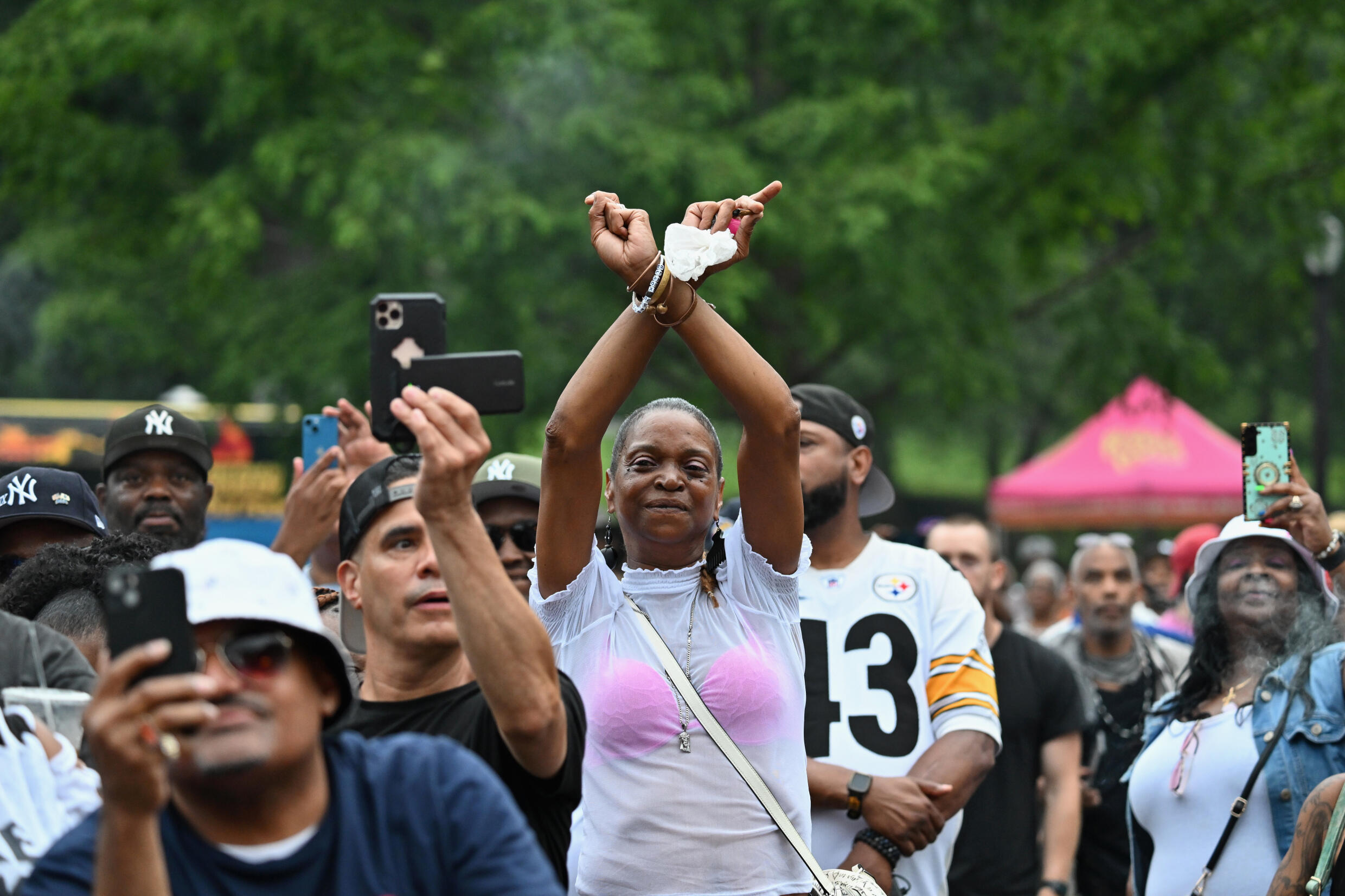 A Bronx audience dances in a throwback to the hip-hop jams of the early 1970s