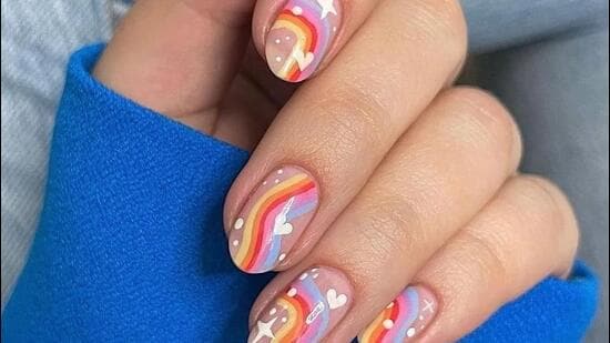 Opt for rainbow nail art, perfect for the season (Photo: Instagram)