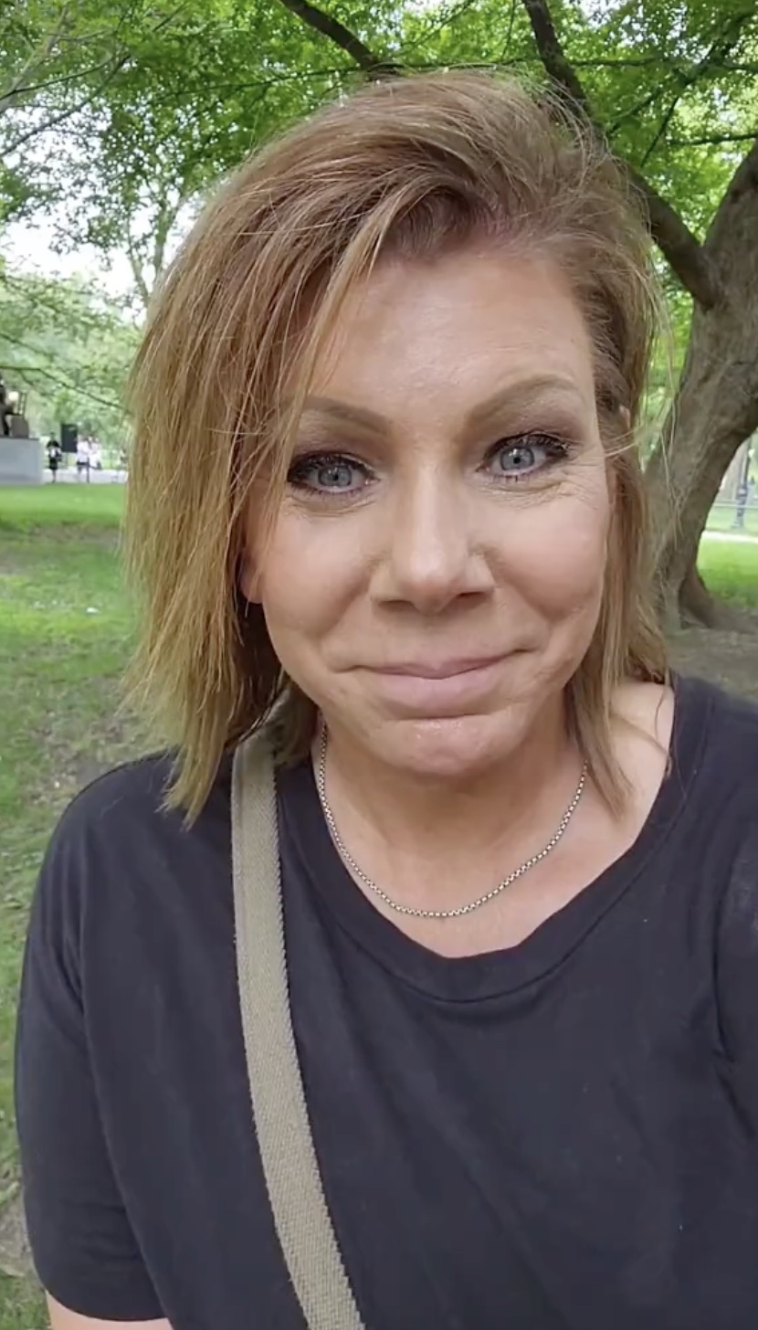 Meri's latest Instagram video showed her actual skin without being smoothed out