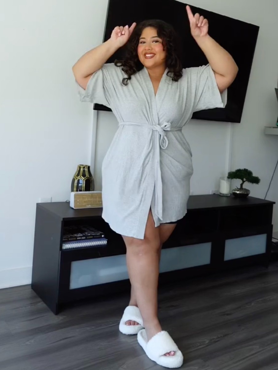 Karen is a digital content creator focusing on plus-size fashion and gym videos on TikTok