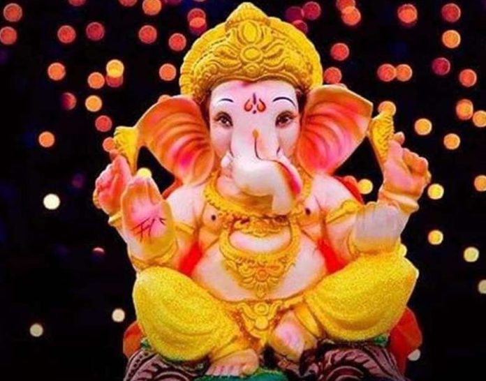 Accessorize your Ganesh Chaturthi outfit with stunning jewelry