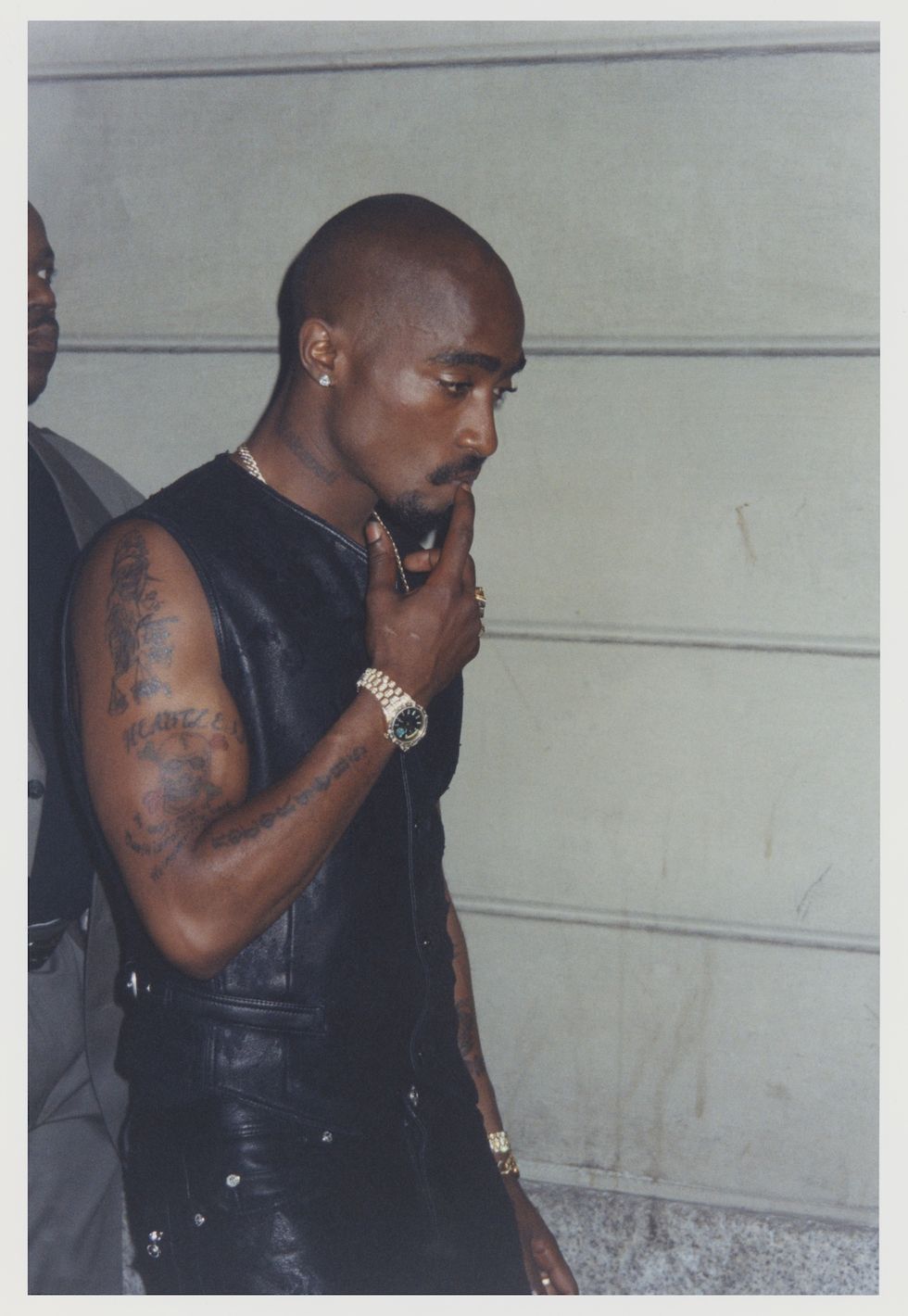 tupac in milan versace