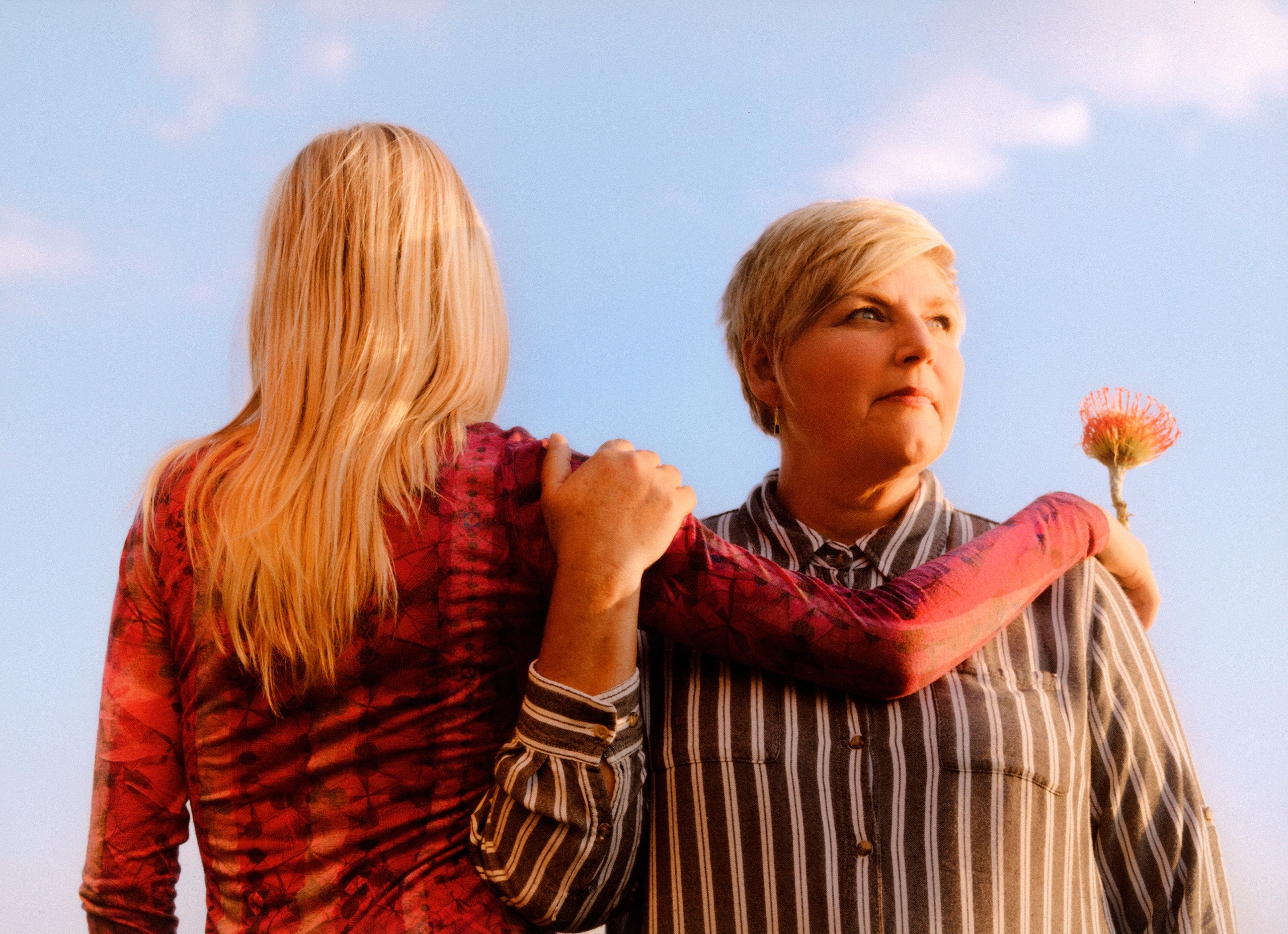 Willow and her mother Kristen Chapman photographed by Tonje Thilesen.