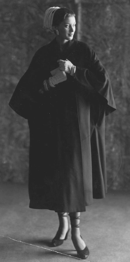 Mullen wearing a Hattie Carnegie cloak, 1947. Photographed in Manhattan by Richard Rutledge. From the Barbara Morel-Mullen Archive.