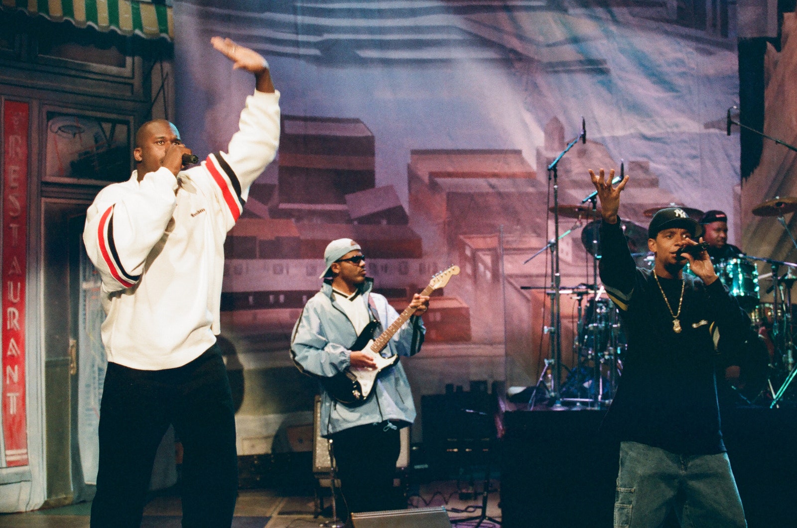 Shaquille O'Neal performs with Peter Gunz on The Tonight Show with Jay Leno on August 6 1997