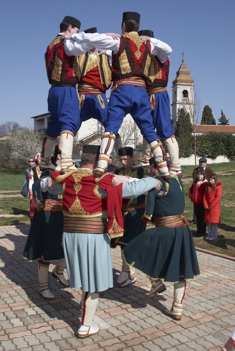 Luxury mirrored in the past: Traditional costumes of Vodnjan, Galižana and Peroj