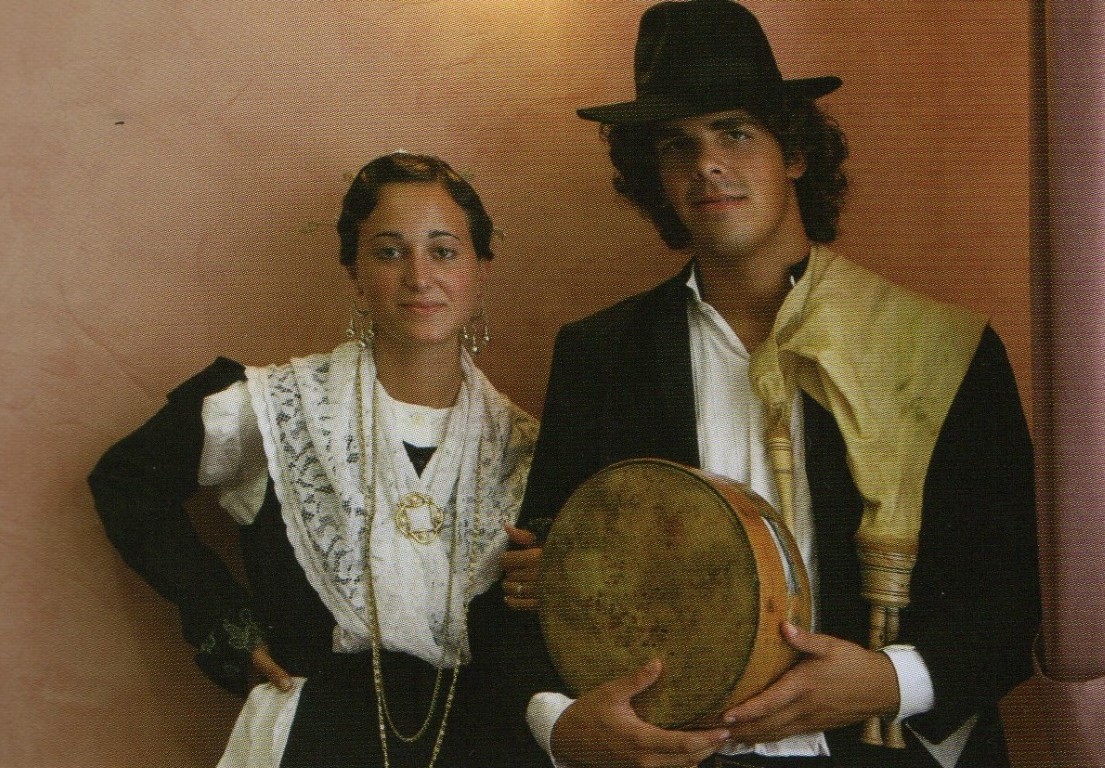 Luxury mirrored in the past: Traditional costumes of Vodnjan, Galižana and Peroj