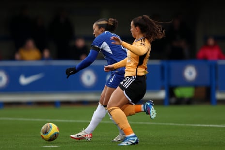 Lauren James of Chelsea scores the team's first goal.