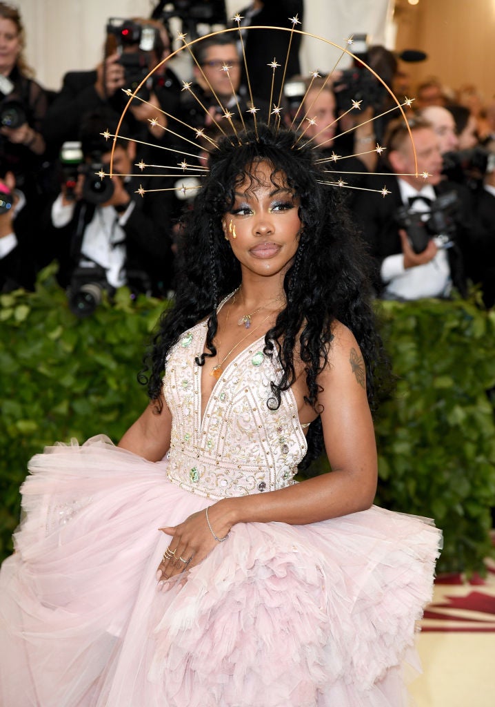 47 of SZA’s Most Iconic Beauty Moments  