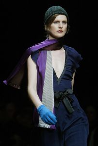 MILAN, ITALY:  British model Stella Tennant wears a creation as part of Burberry's autumn/winter 2004-2005 women's collection, 28 February 2004 during Milan fashion week.   AFP PHOTO/Paolo COCCO  (Photo credit should read PAOLO COCCO/AFP via Getty Images)