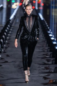 Stella Tennant on the catwalk