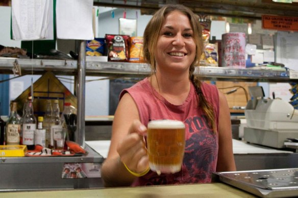 The Royal Hotel was inspired by the documentary Hotel Coolgardie, which looked at the experiences of two Finnish backpackers at an outback pub. 