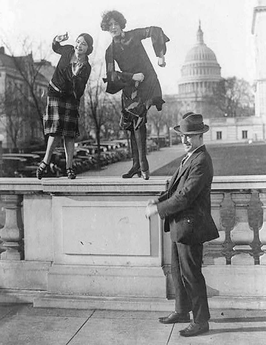 dancing charleston flappers