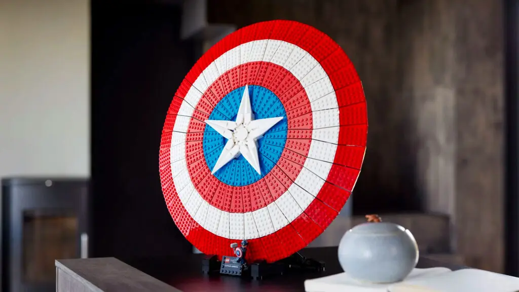 The Lego Marvel Captain America's Shield set.