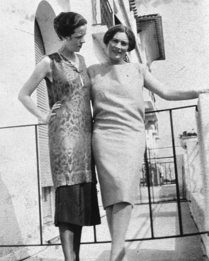 The radical poet Mina Loy, pictured with Djuna Barnes, was one of the contributors to Rogue magazine (Credit: Beinecke Rare Book and Manuscript Library, Yale Uni, New Haven)