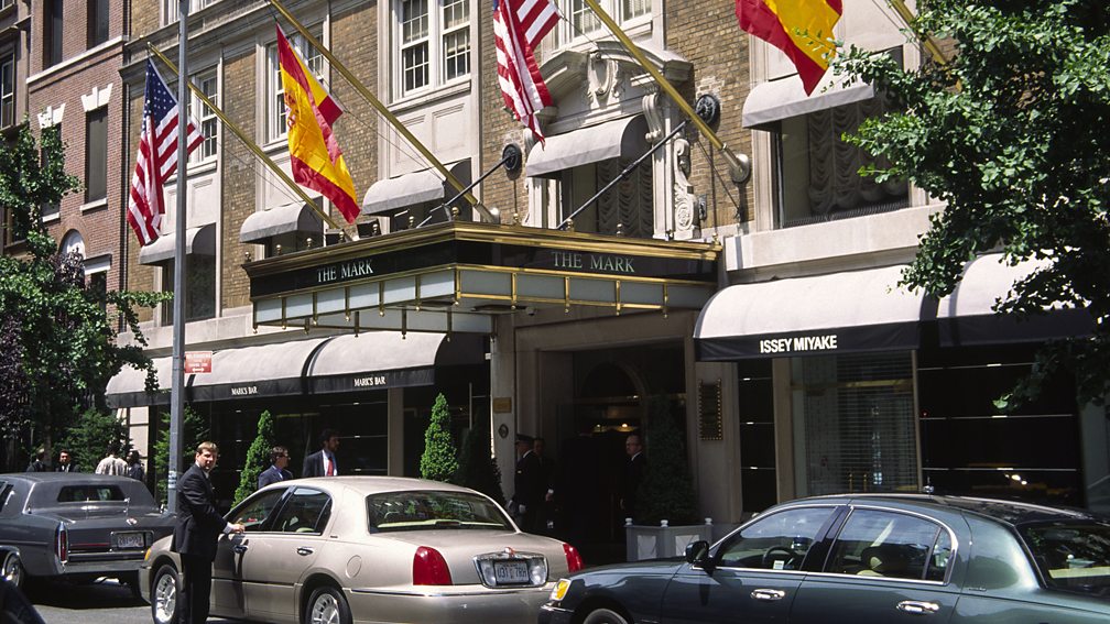 Neil Setchfield/Alamy The Upper East Side has always been synonymous with luxury, and is home to many swanky jewellery and clothing boutiques (Credit: Neil Setchfield/Alamy)