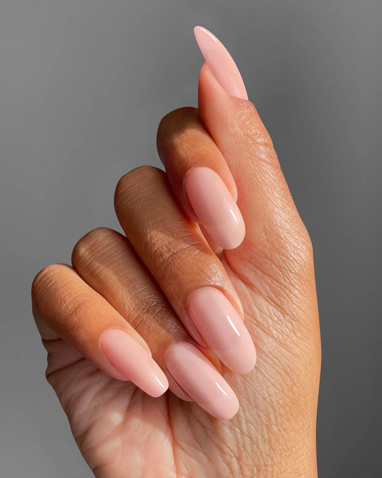 nude-nails-extensions-cirquecolors