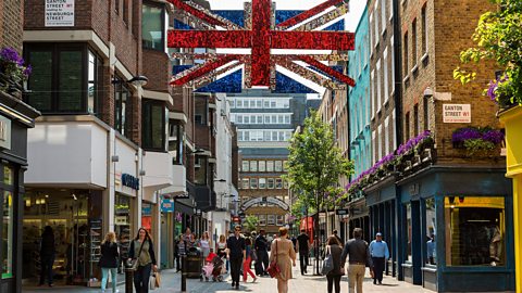 JOHN KELLERMAN/Alamy Photo of a busy Carnaby Street