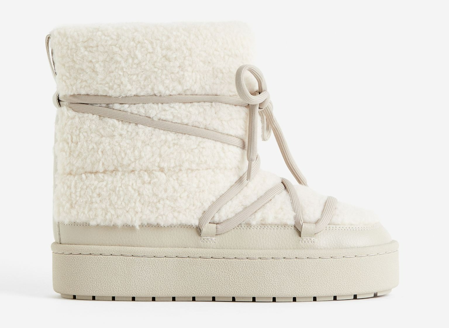 These are lined with a soft and fluffy fabric to keep your feet warm