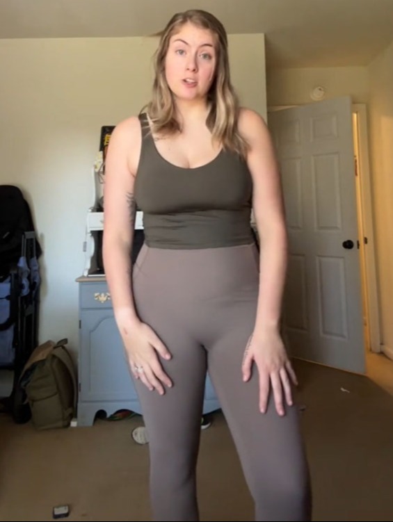 She tried on the leggings in two colors, showing how they clearly made her midsection appear trimmer