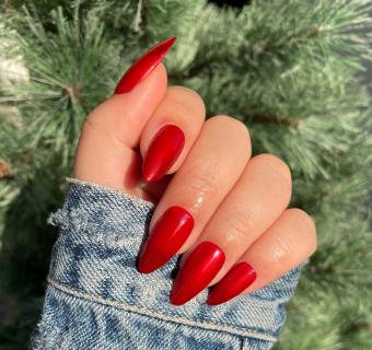 https://cf.ltkcdn.net/www/images/slide/354839-850x800-red-chrome-press-on-nails.jpg