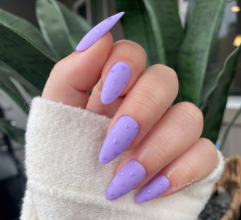 https://cf.ltkcdn.net/www/images/slide/354842-850x778-lavender-heart-mate-nails.png