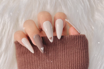 https://cf.ltkcdn.net/www/images/slide/354848-850x566-brown-neutral-hearts-press-on-nails.png