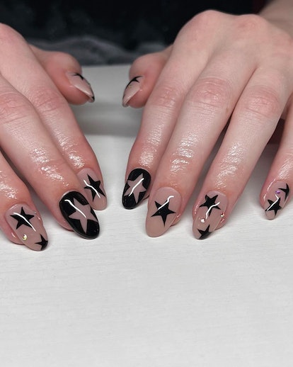 Star nail art designs are on-trend for the 2024 Super Bowl.