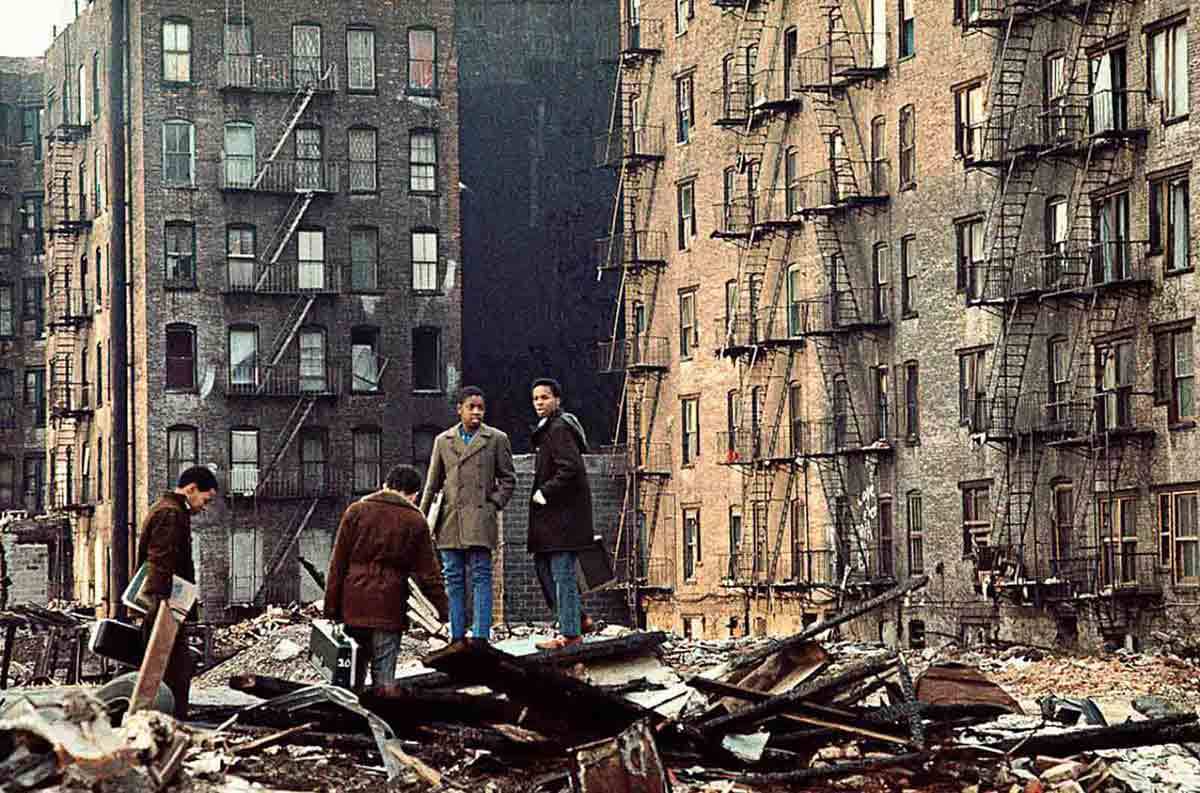 fifth avenue east harlem 1970 gettho new york