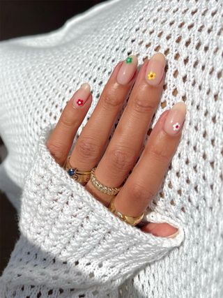 Amaka Hamelijnck Floral Nail Designs