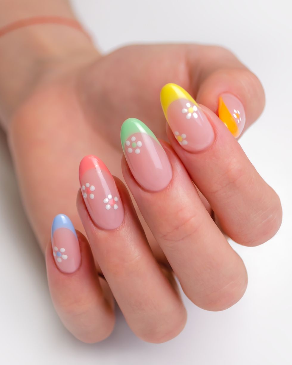 summer nail ideas french flowers