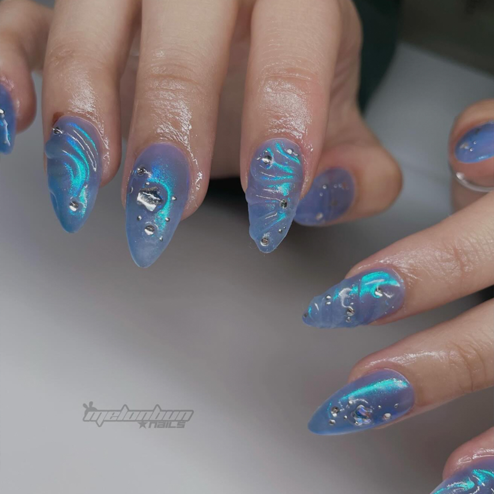 3d-blue-chrome-nails