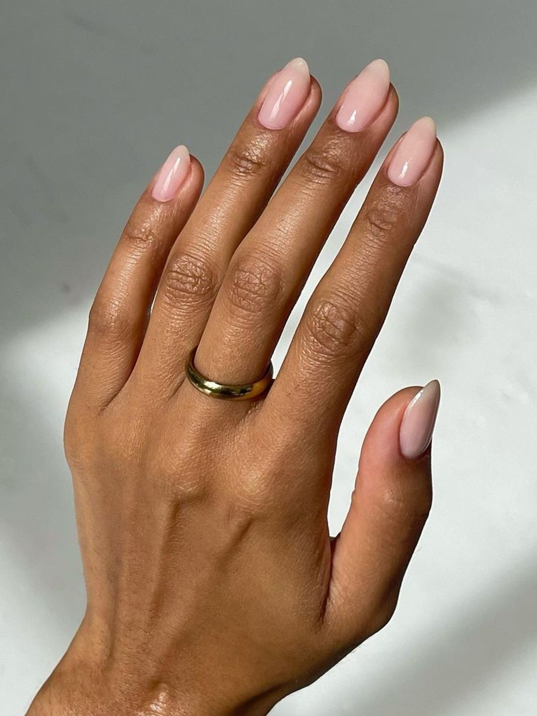 Neutral nails 