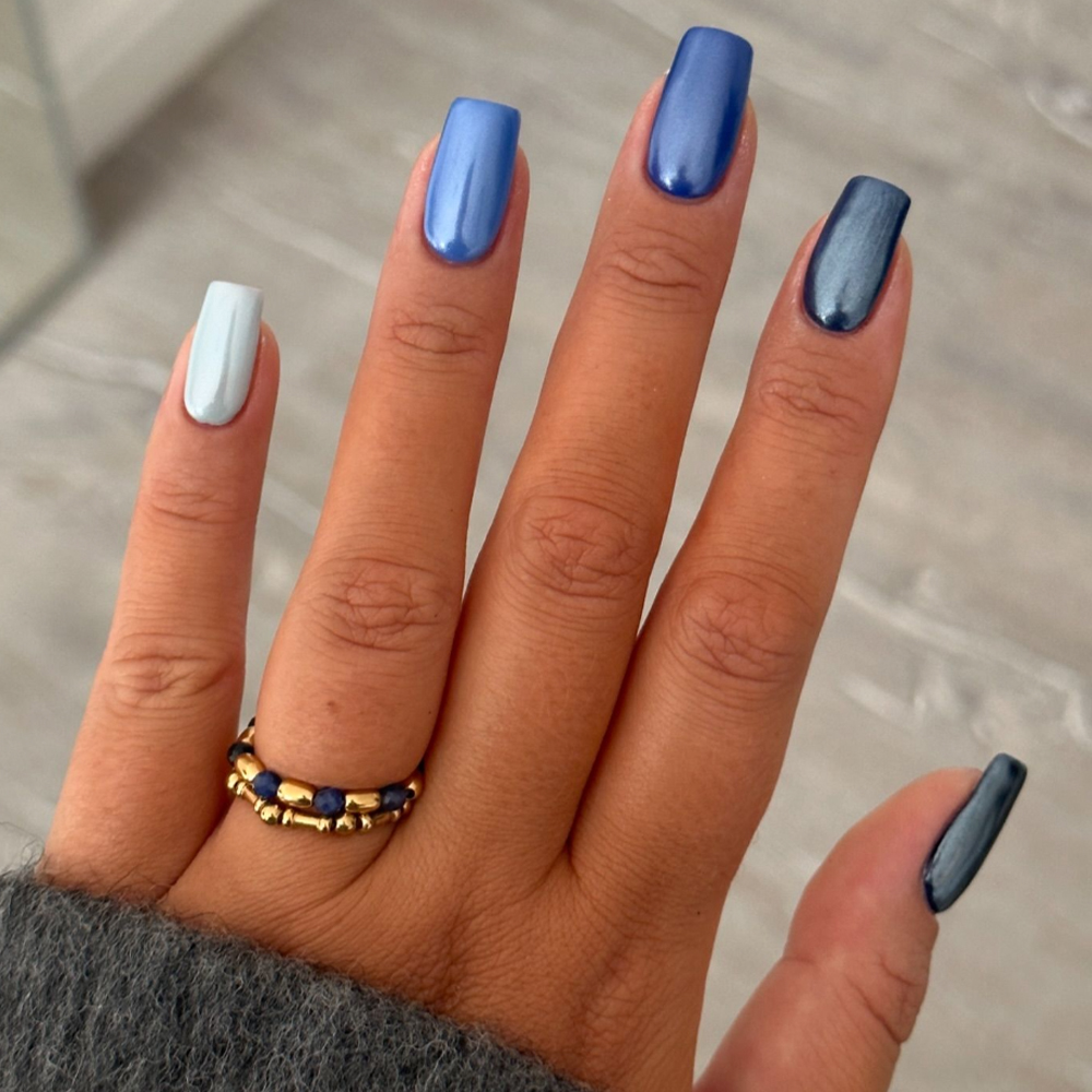 blue chrome gradient nails