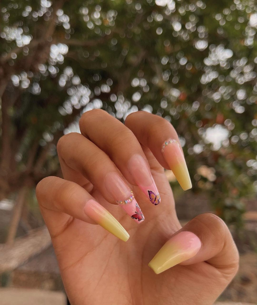 Andrea Brillantes wearing ombre nail extension