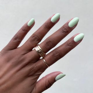 @themaniclub mint green manicure