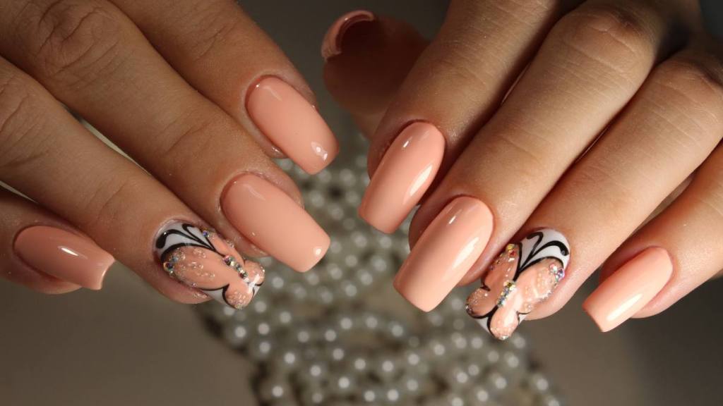 (summer nail designs) Gentle manicure nail design gel with lacquer butterfly