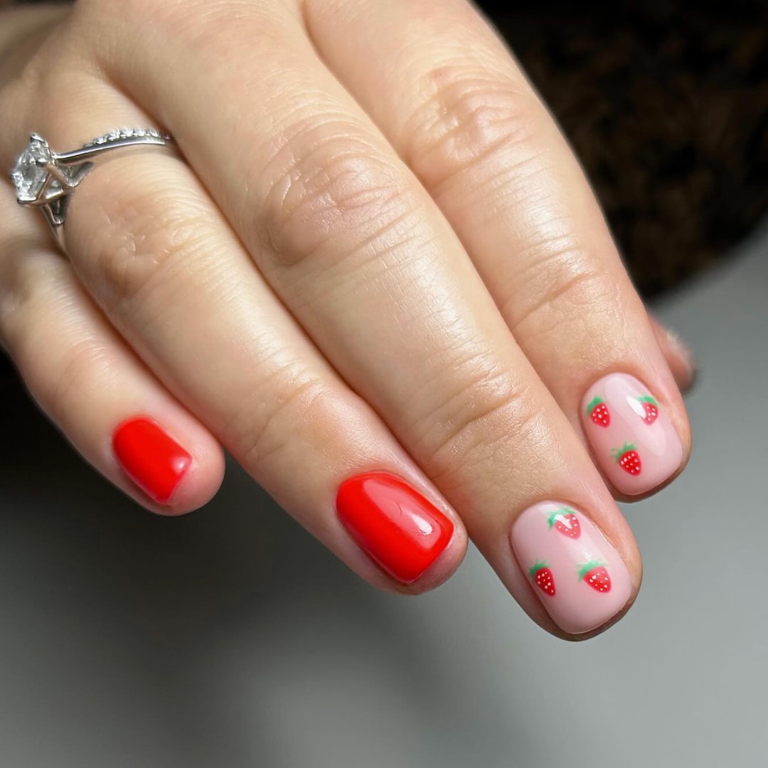 Strawberry Manis @naileditbyliv