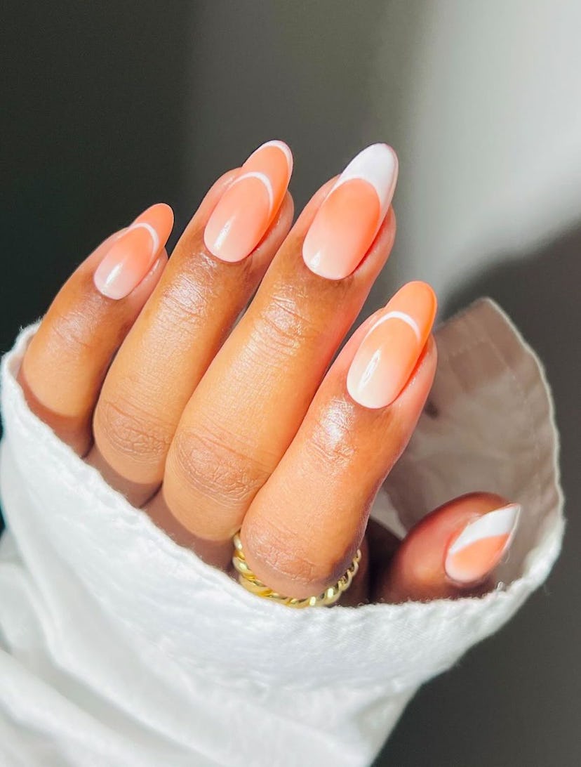 Try outlined French tip nails.