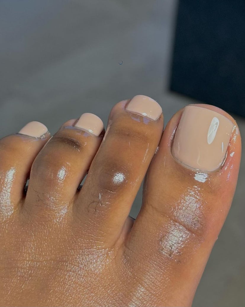 beige mermaid core pedicure