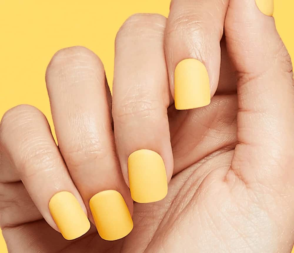 Short yellow nails