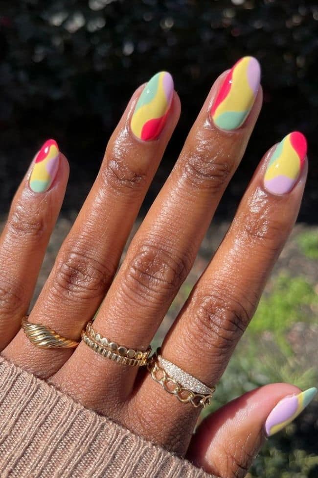 Trendy short summer nails