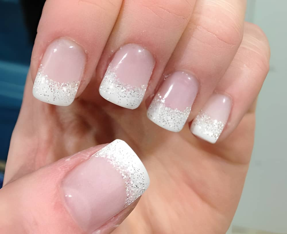 Glitter white French tips