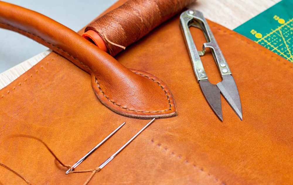 How To Restore Vintage Handbags by Vitalii Bezverkhii