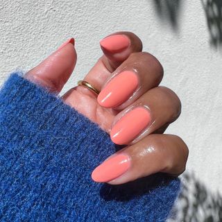 @themaniclub peach manicure