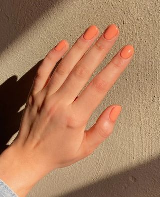 Coral Nail Trend