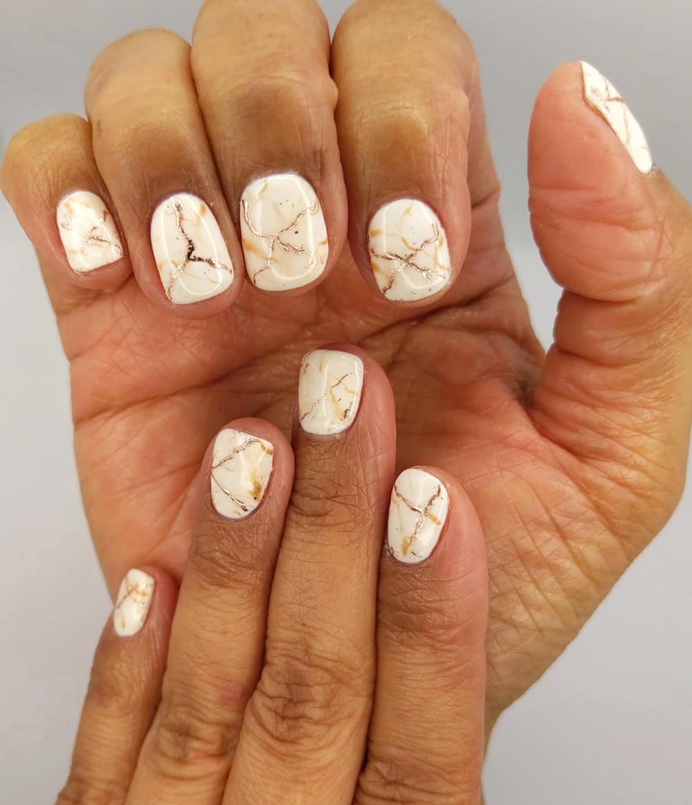 Short marble nails