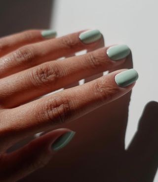 @iramshelton mint green nails