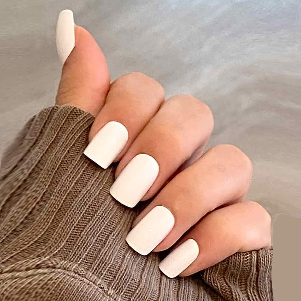 Short classic white nails