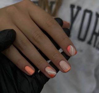 CORAL NAIL TREND